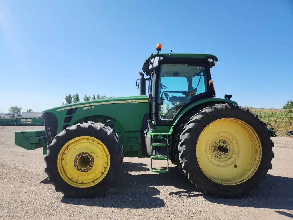 Photo de la Galerie 2 pour 2010 John Deere 8270R Tracteur