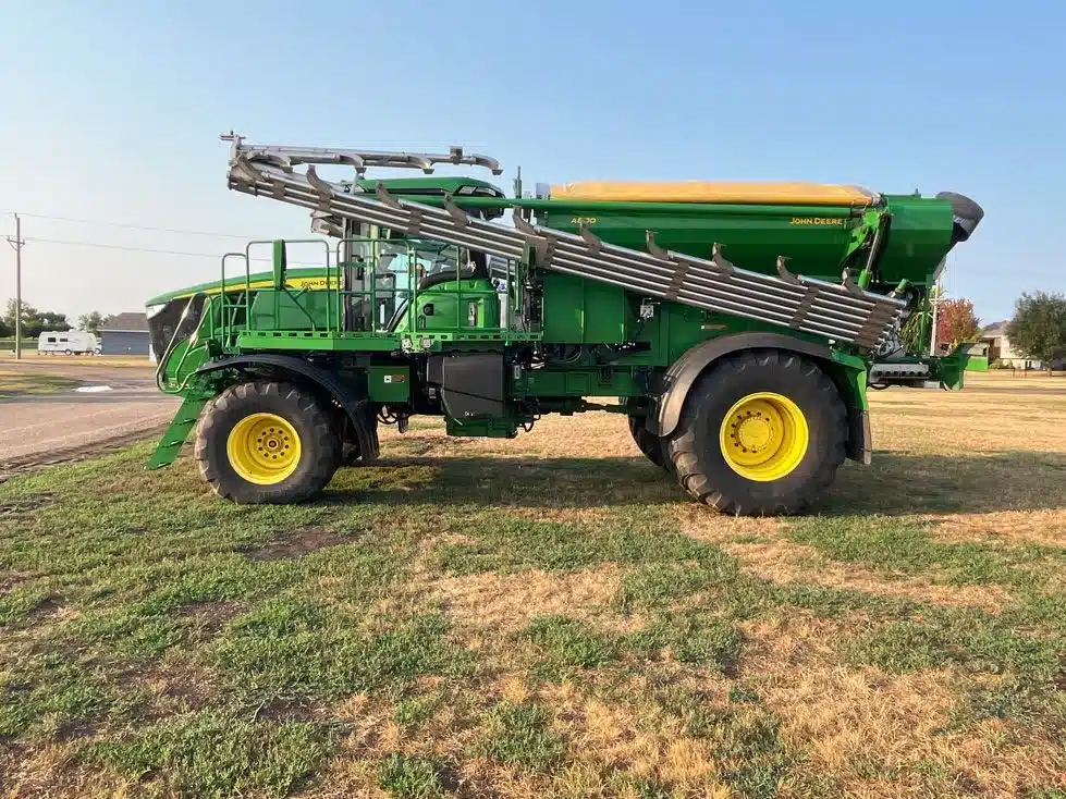 Gallery image 2 for 2023 John Deere 800R Anhydrous Applicator