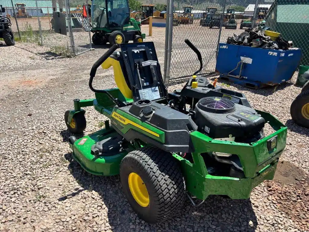 Photo de la Galerie 2 pour 2026 John Deere Z325E Tondeuse à rayon de braquage zéro