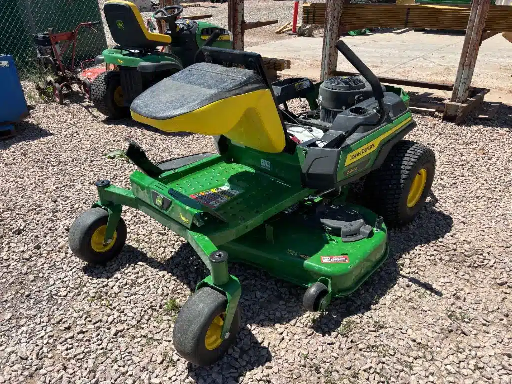 Photo de la Galerie 1 pour 2026 John Deere Z325E Tondeuse à rayon de braquage zéro