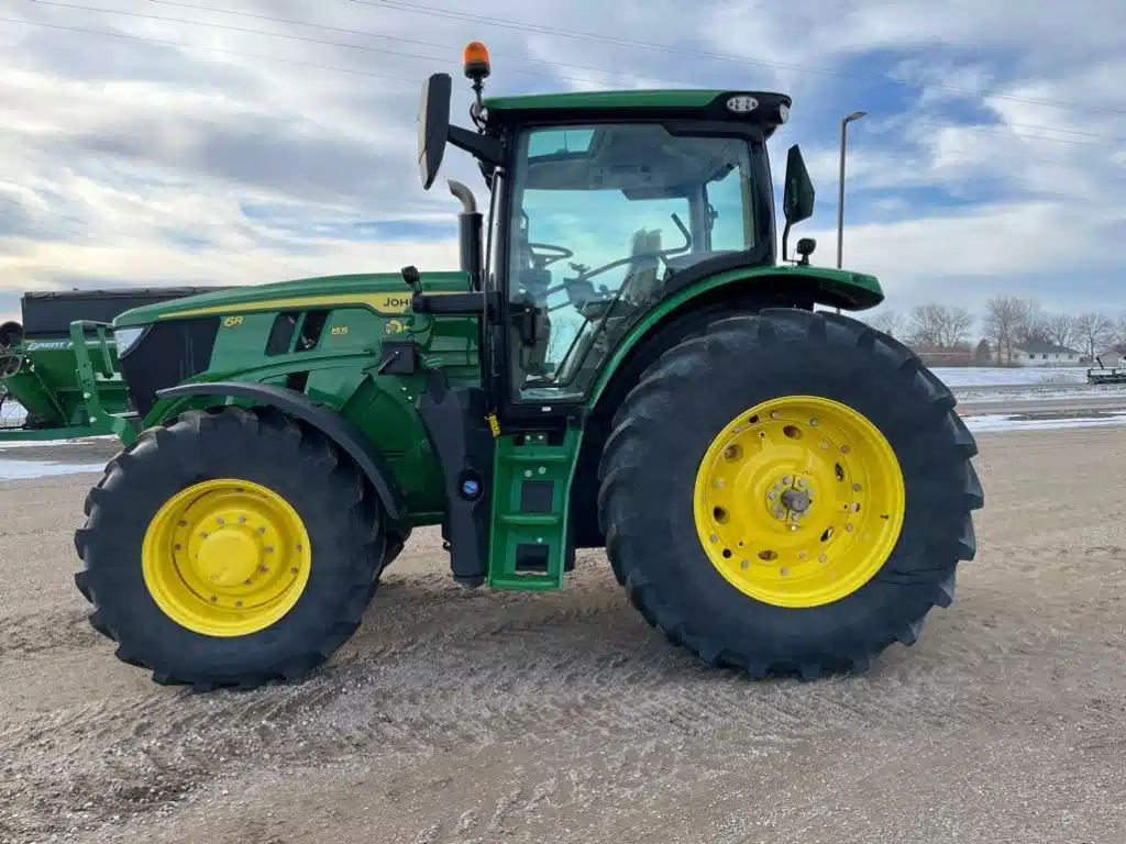 Photo de la Galerie 2 pour 2025 John Deere 6R 155 Tracteur