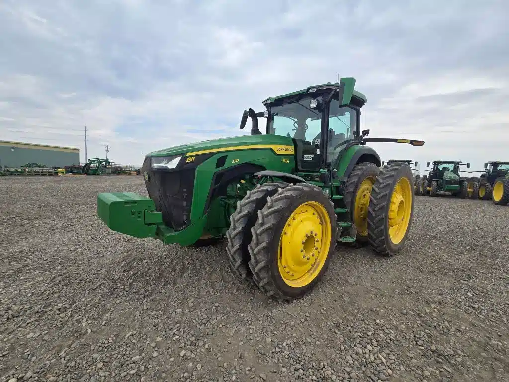 Gallery image 1 for 2025 John Deere 8R 370 Tractor