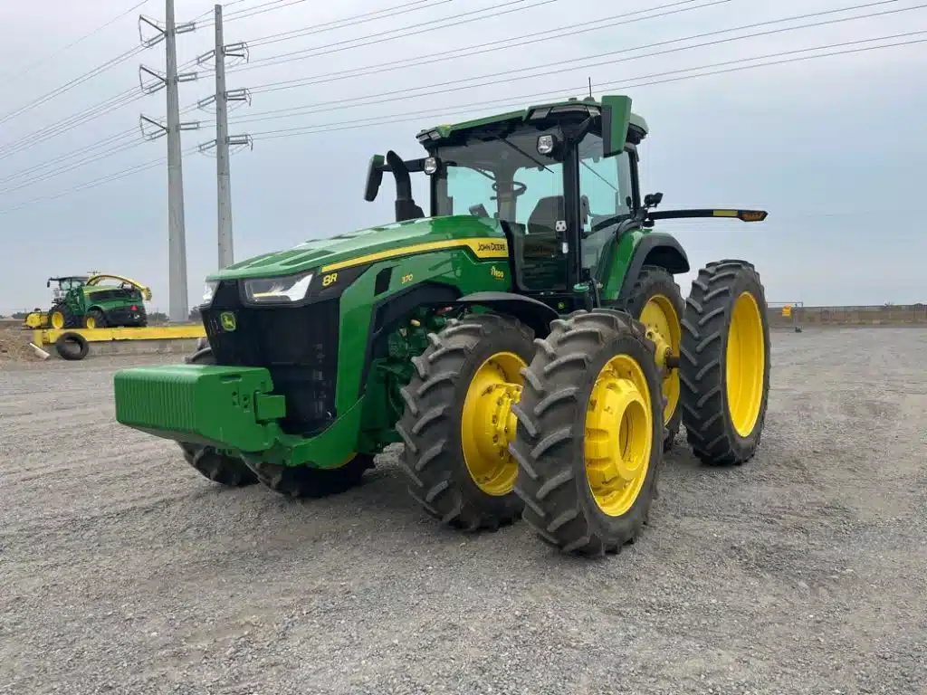 Gallery image 1 for 2025 John Deere 8R 370 Tractor