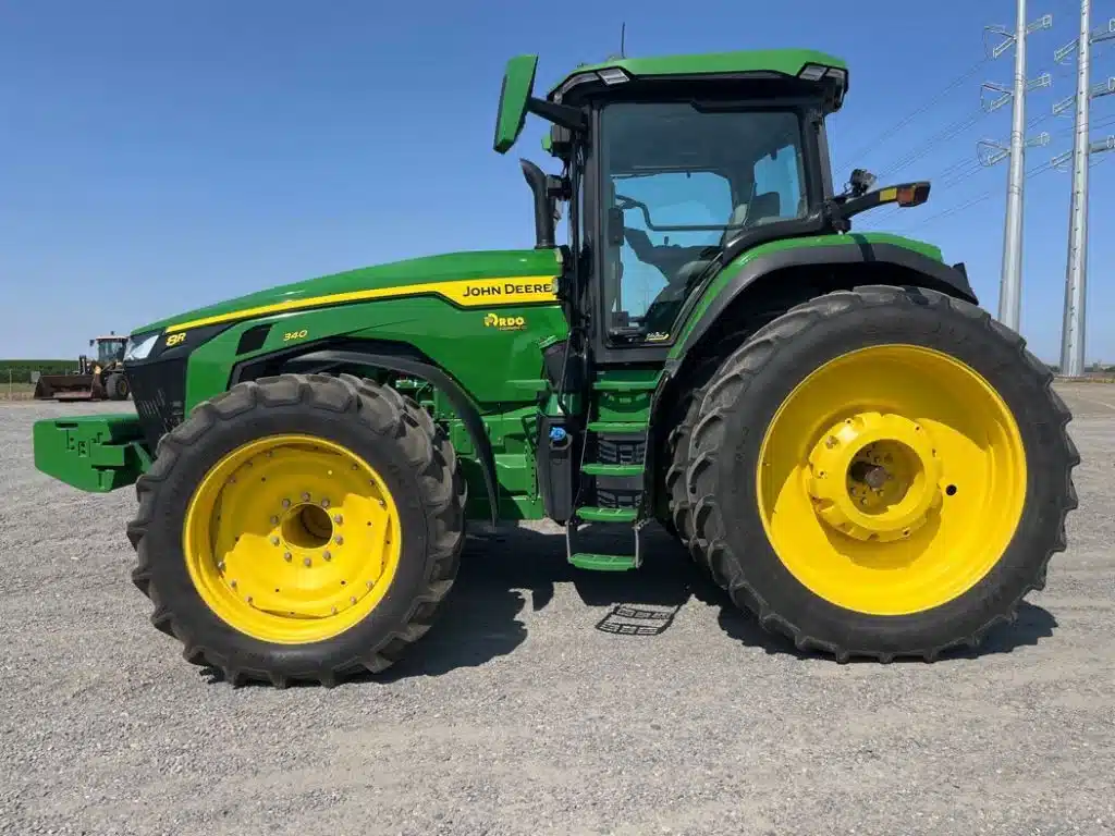 Photo de la Galerie 2 pour 2025 John Deere 8R 340 Tracteur