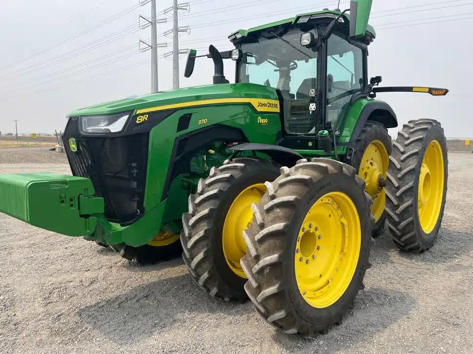 Gallery image 1 for 2025 John Deere 8R 370 Tractor