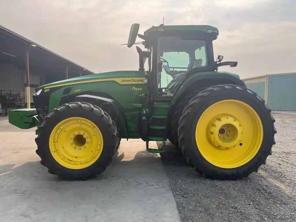 Gallery image 2 for 2025 John Deere 8R 340 Tractor