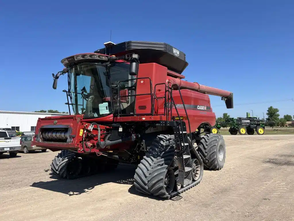 Gallery image 1 for 2013 Case IH 9230 Combine