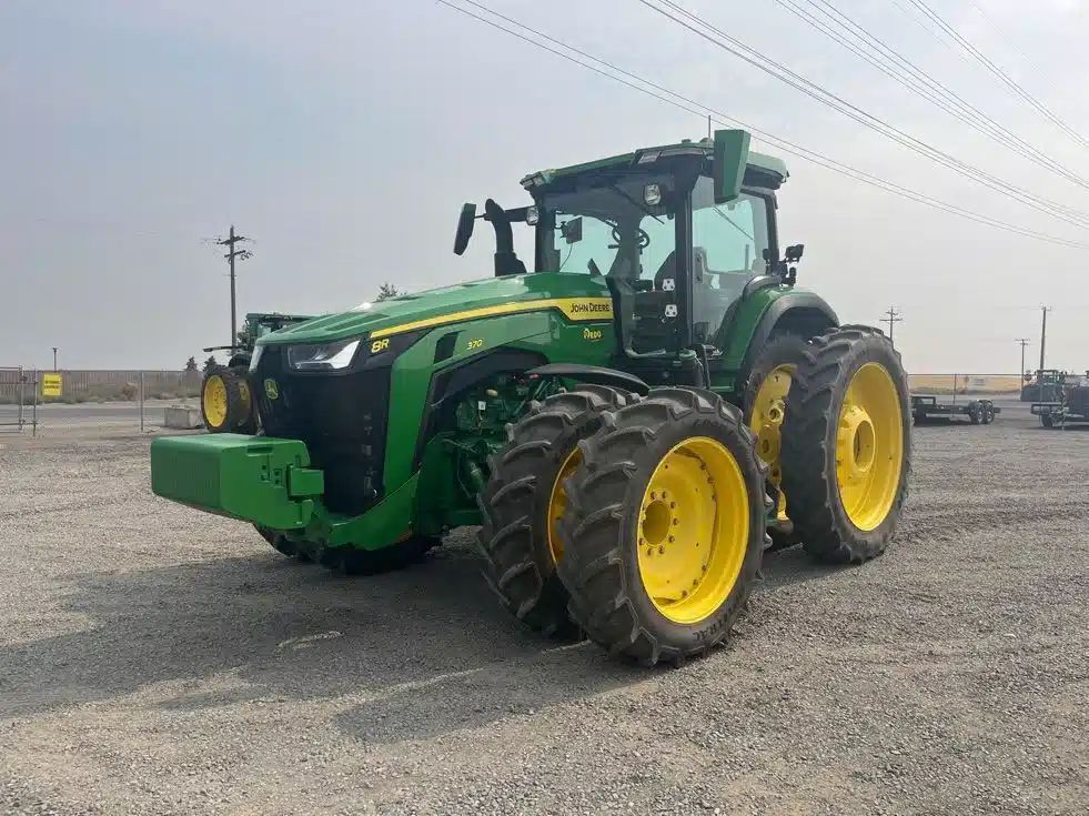 Gallery image 1 for 2025 John Deere 8R 370 Tractor