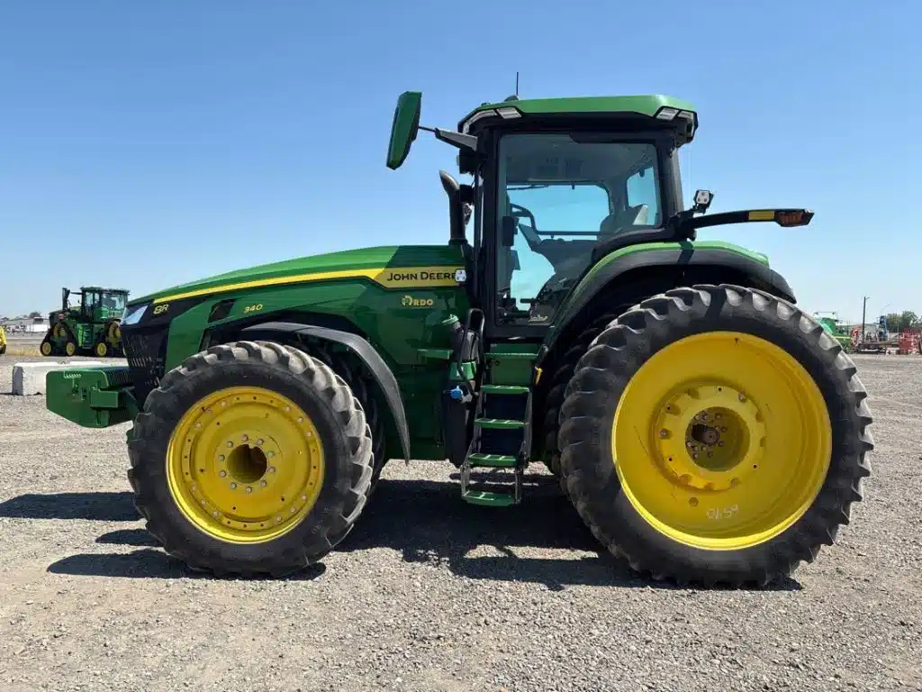 Gallery image 2 for 2025 John Deere 8R 340 Tractor