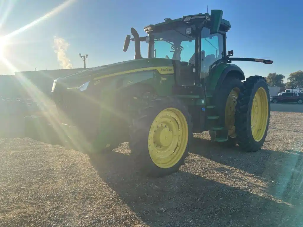 Gallery image 1 for 2022 John Deere 8R 250 Tractor