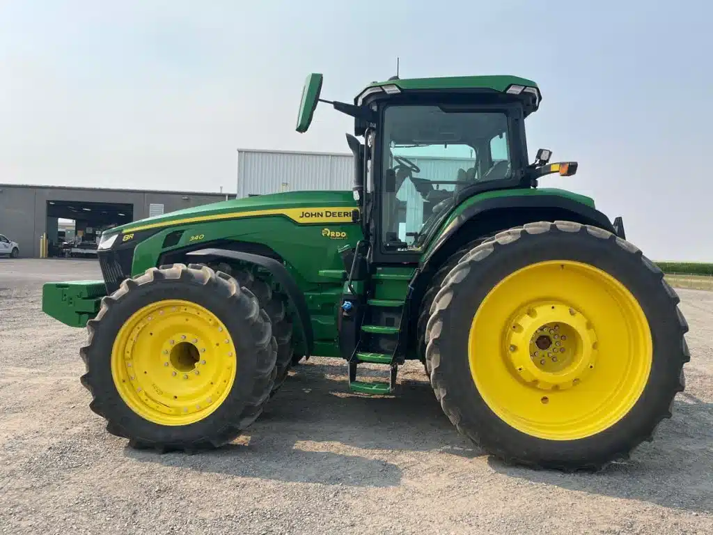 Gallery image 2 for 2025 John Deere 8R 340 Tractor