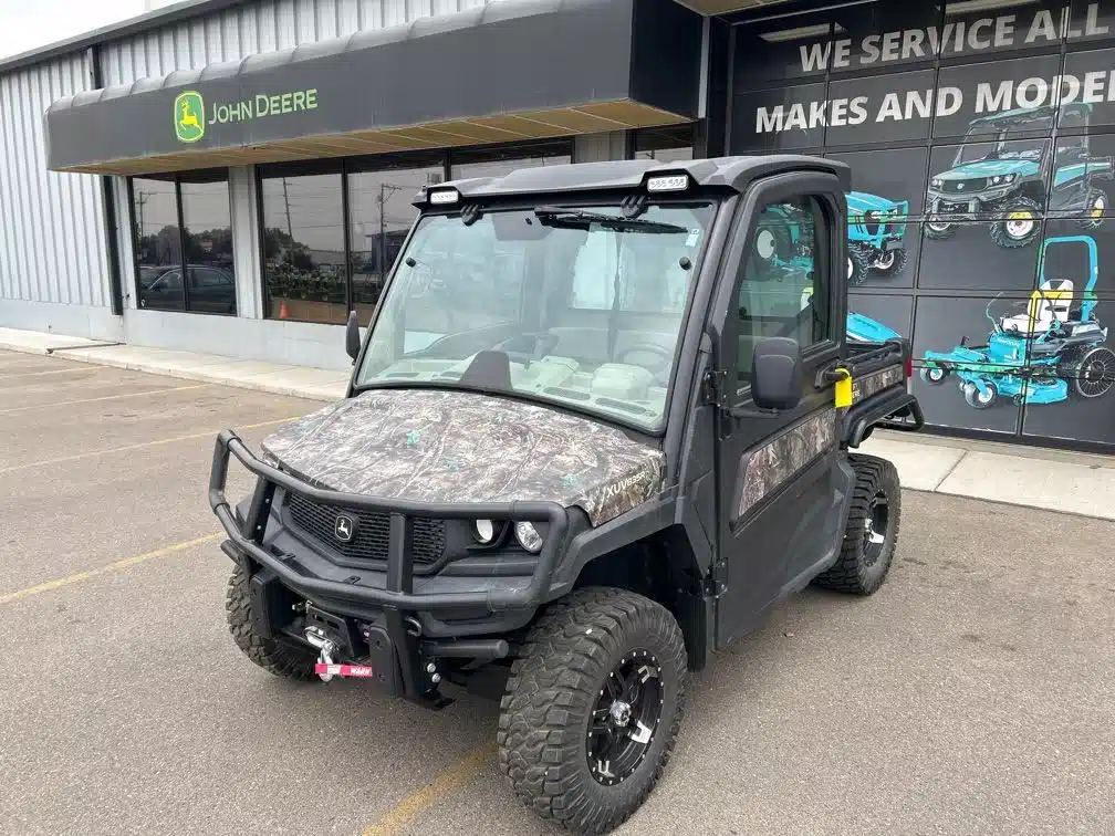 Gallery image 1 for 2023 John Deere XUV 835R Utility Vehicle