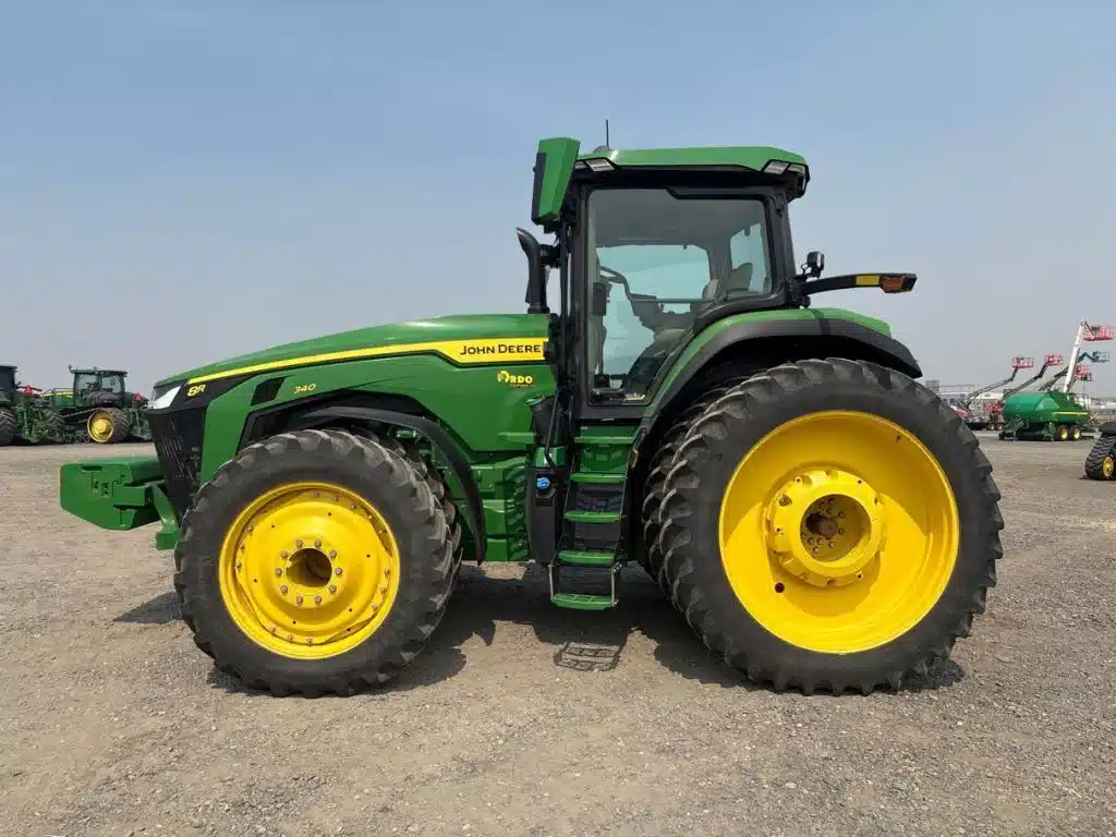 Gallery image 2 for 2025 John Deere 8R 340 Tractor
