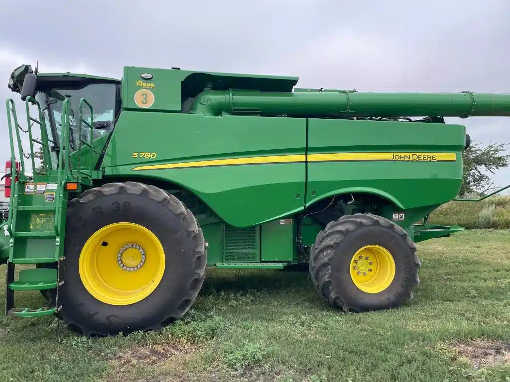 Gallery image 2 for 2023 John Deere S780 Combine
