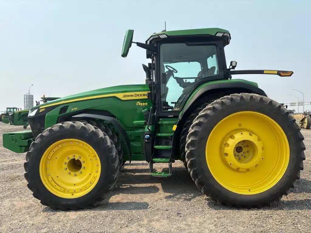 Photo de la Galerie 2 pour 2025 John Deere 8R 370 Tracteur