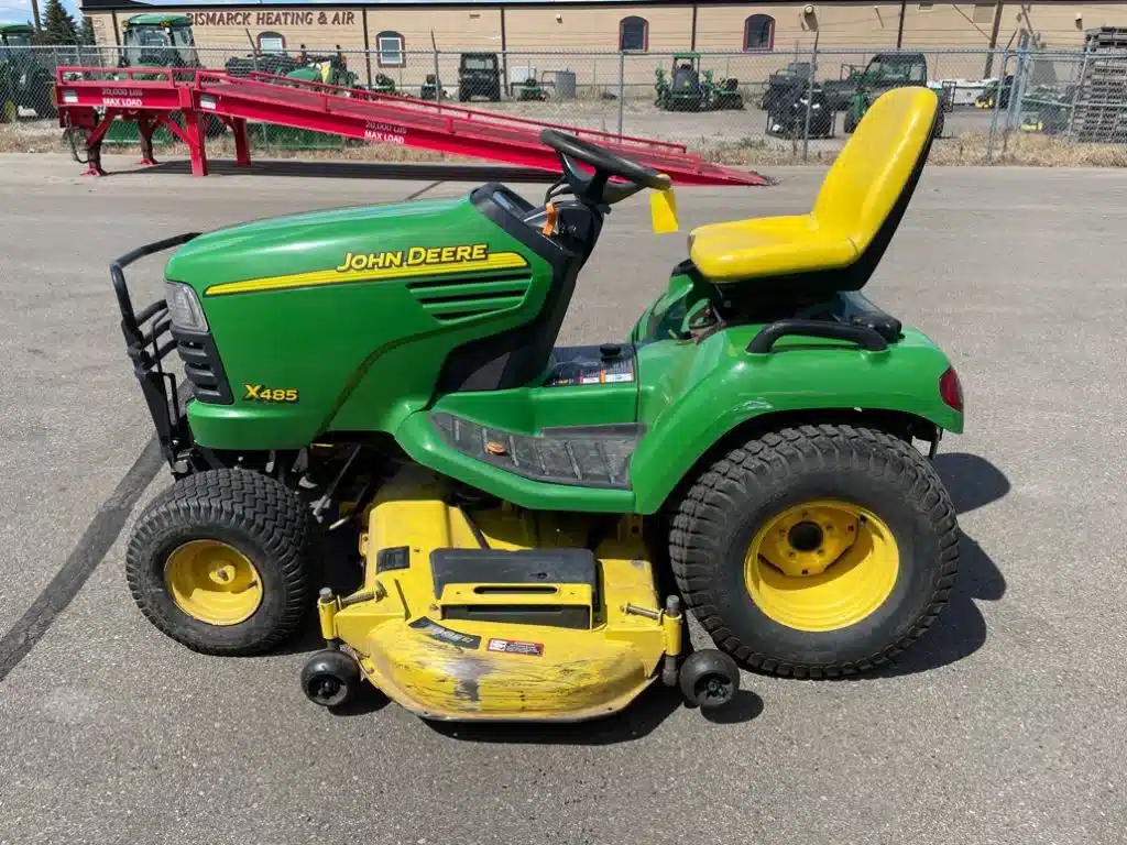 Photo de la Galerie 2 pour 2003 John Deere X485 Tracteur à pelouse