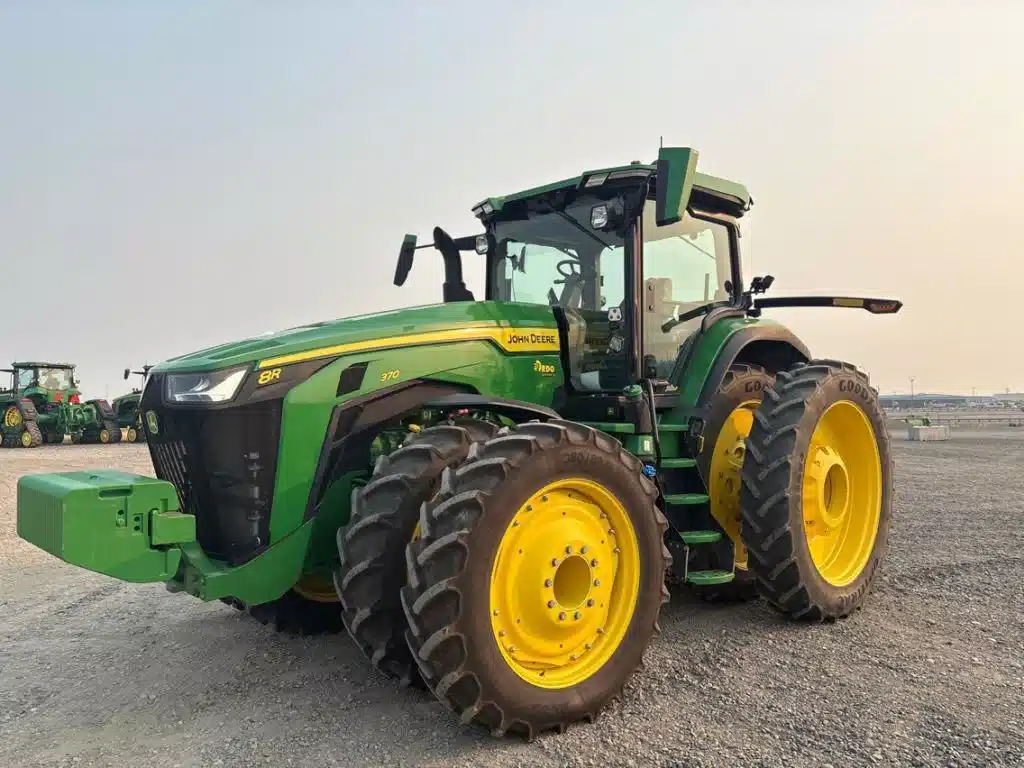 Gallery image 1 for 2025 John Deere 8R 370 Tractor