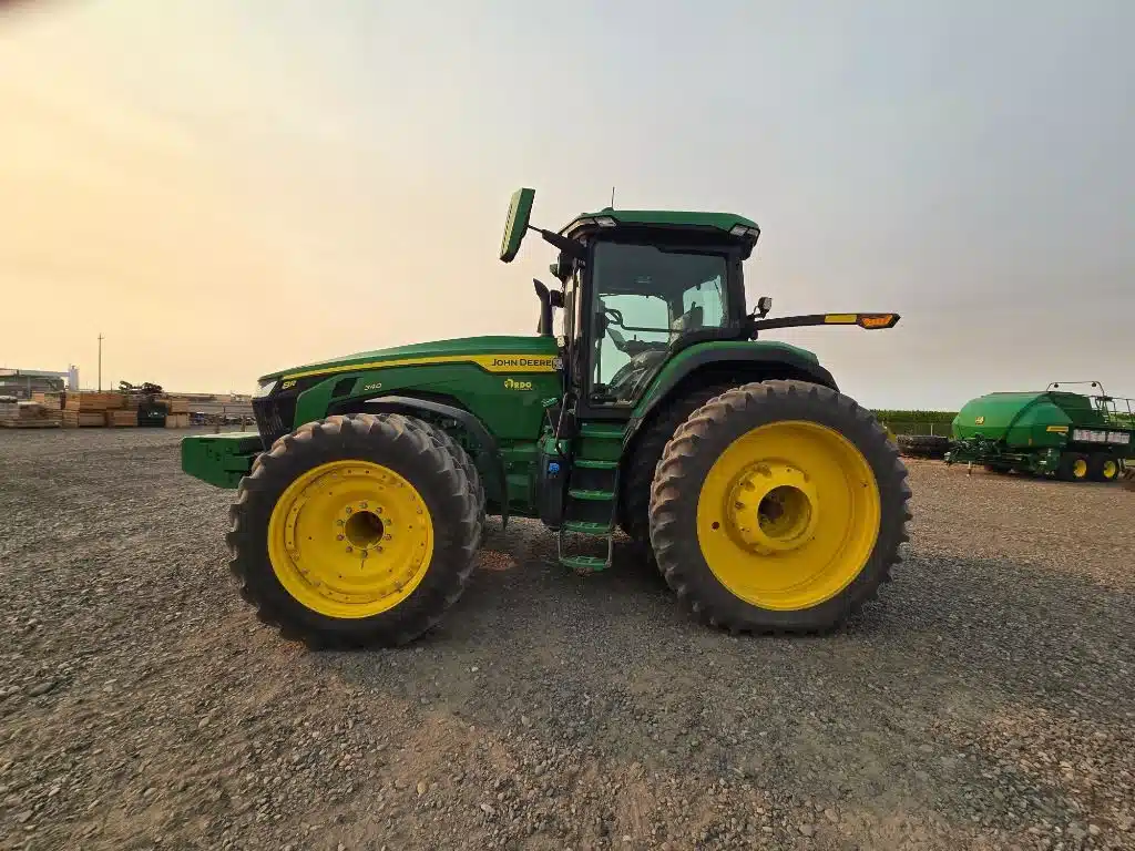 Gallery image 2 for 2025 John Deere 8R 340 Tractor