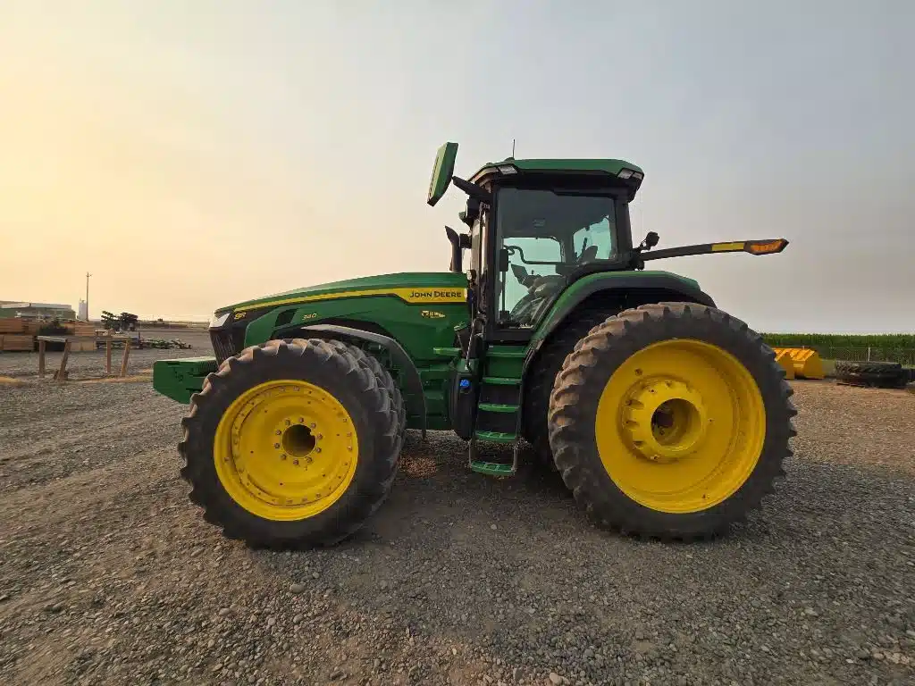 Gallery image 2 for 2025 John Deere 8R 340 Tractor