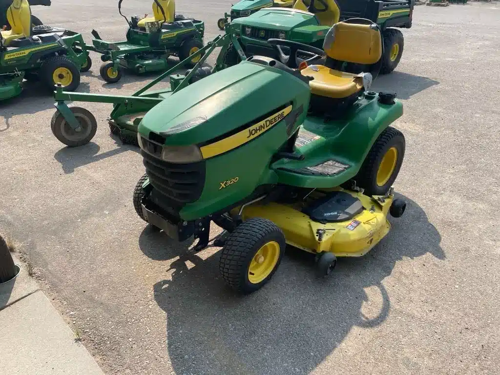 Gallery image 1 for 2012 John Deere X320 Lawn Tractor