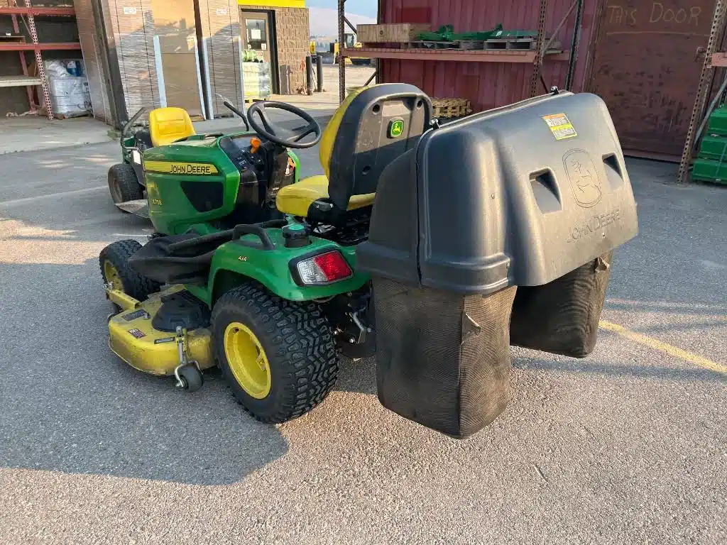 Photo de la Galerie 2 pour 2021 John Deere X758 Tracteur à pelouse