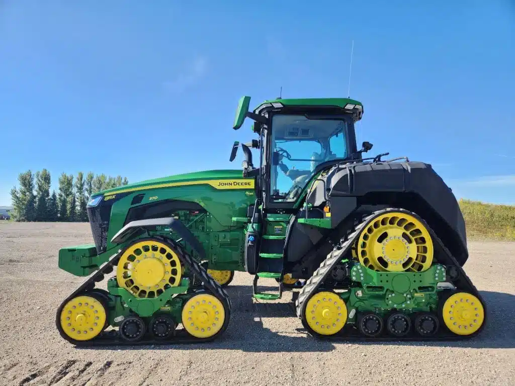 Gallery image 2 for 2024 John Deere 8R 370 Tractor