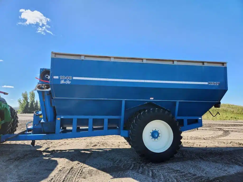 Gallery image 2 for Kinze 1040 Grain Cart