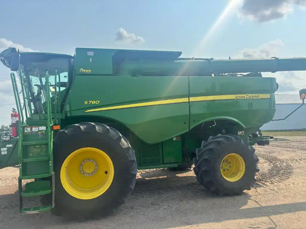 Gallery image 2 for 2021 John Deere S780 Combine