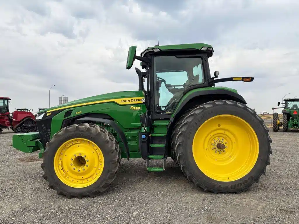 Gallery image 2 for 2025 John Deere 8R 340 Tractor