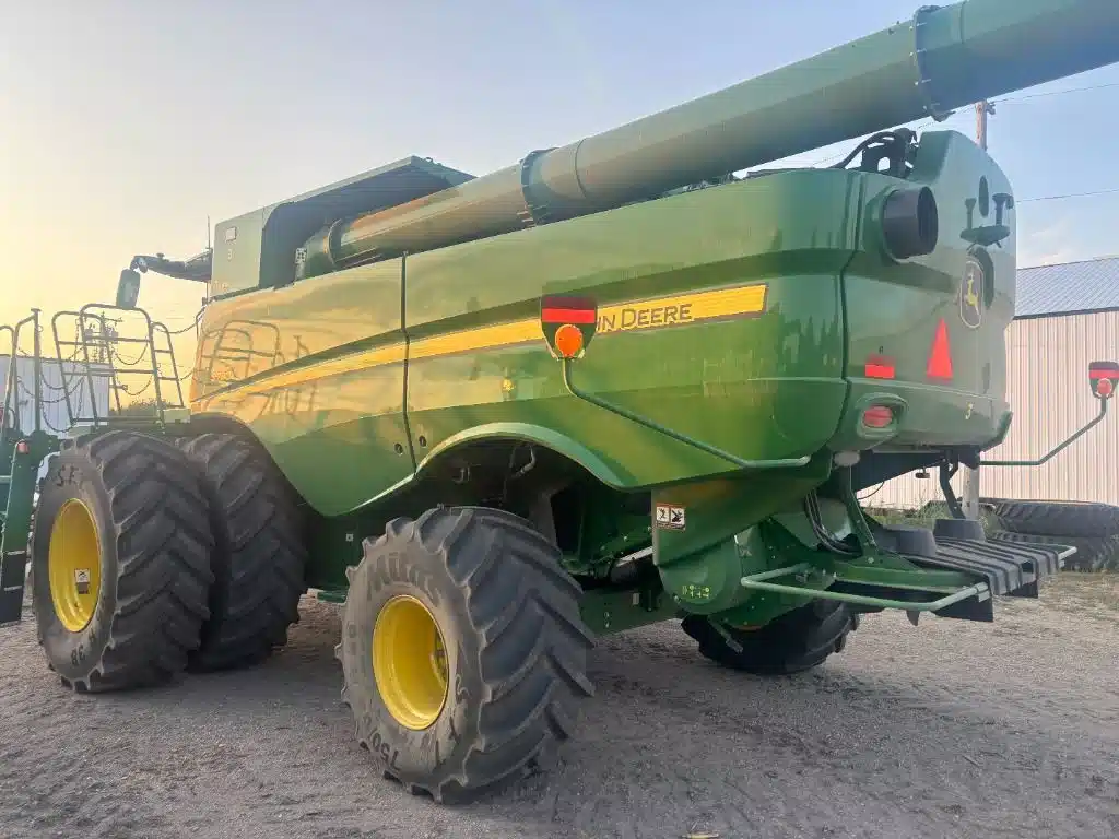 Gallery image 2 for 2021 John Deere S780 Combine