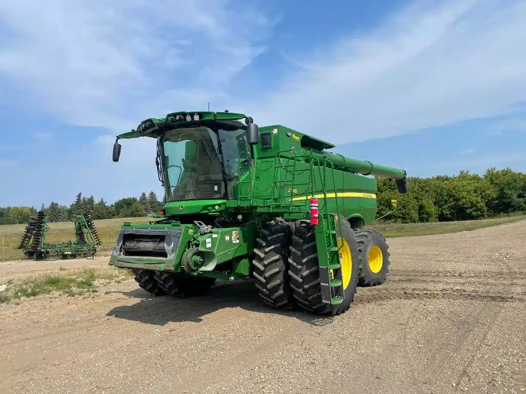 Gallery image 1 for 2022 John Deere S780 Combine