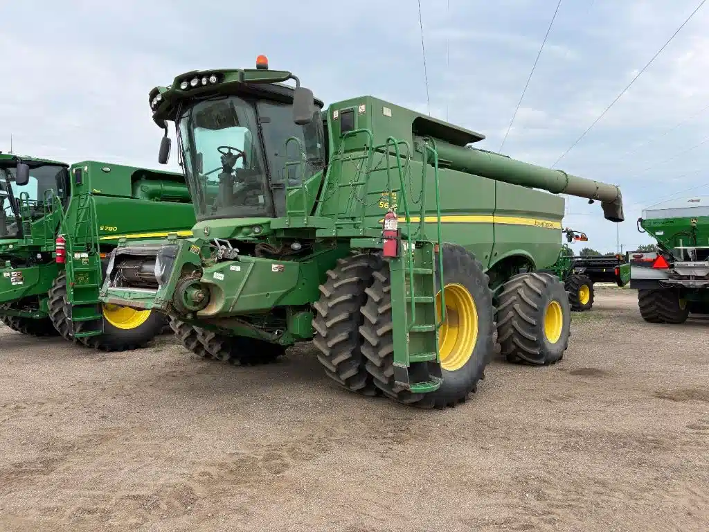 Photo de la Galerie 1 pour 2013 John Deere S690 Batteuse