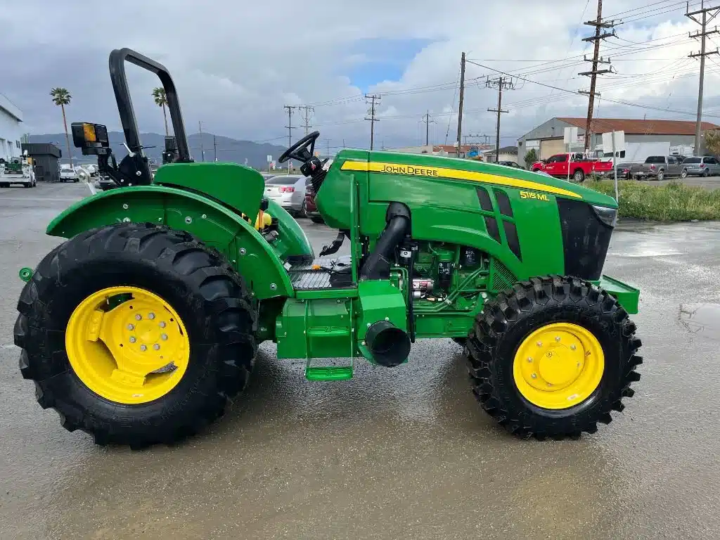 Photo de la Galerie 2 pour 2022 John Deere 5115ML Tracteur