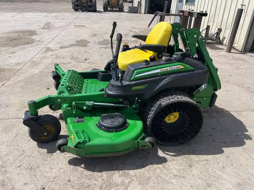 Gallery image 2 for 2017 John Deere Z950R Mower - Zero Turn