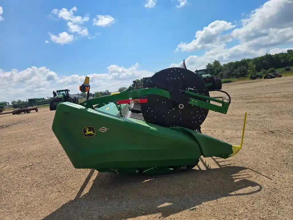Gallery image 2 for 2023 John Deere HD45F Header - Flex Draper