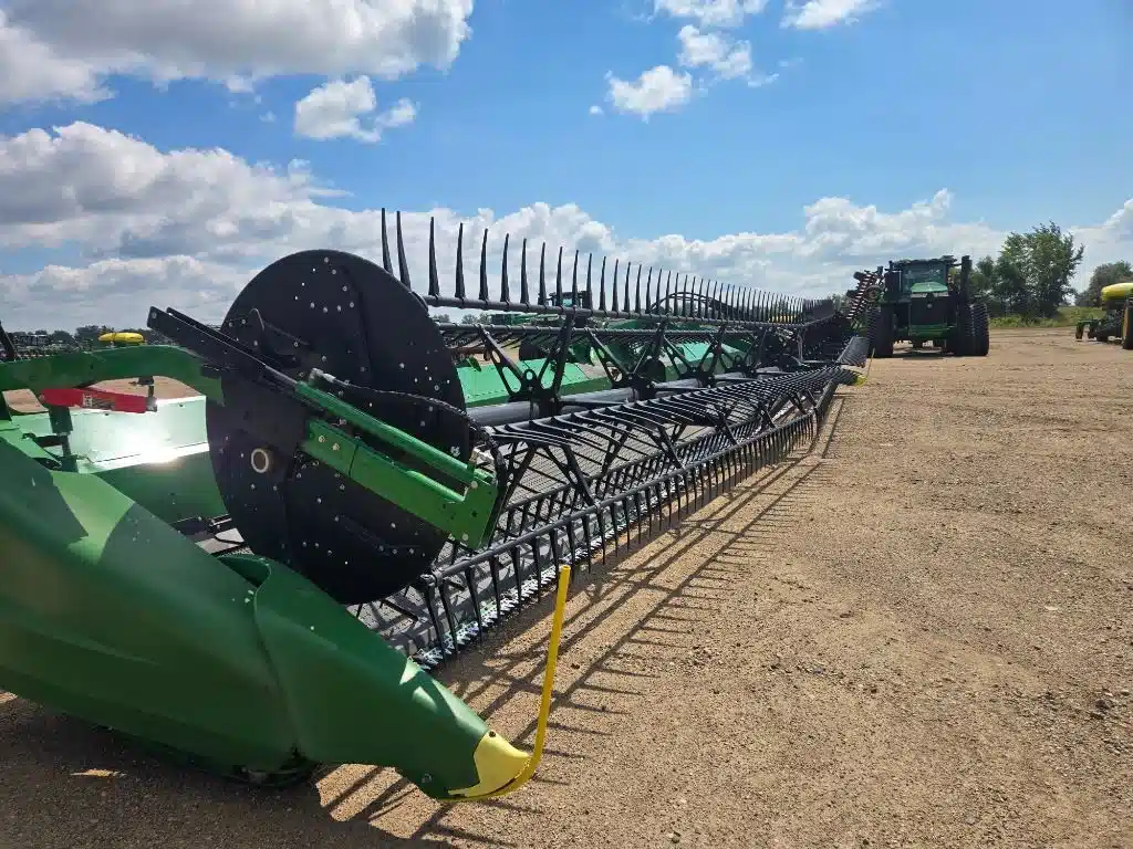 Gallery image 1 for 2023 John Deere HD45F Header - Flex Draper