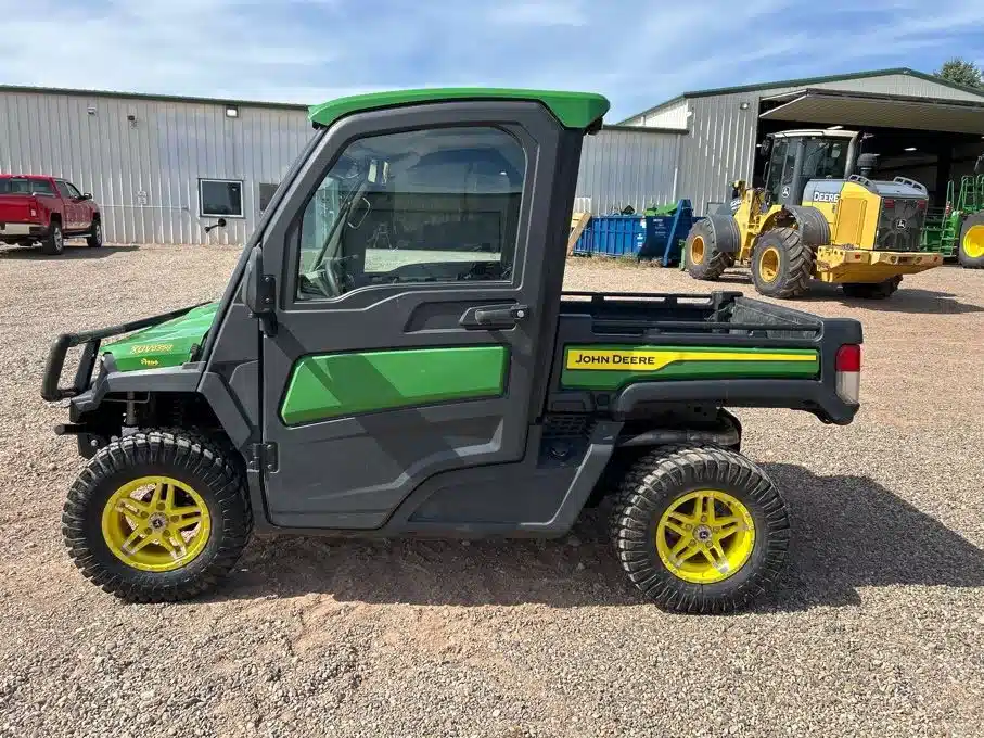 Gallery image 2 for 2024 John Deere XUV 835R Utility Vehicle