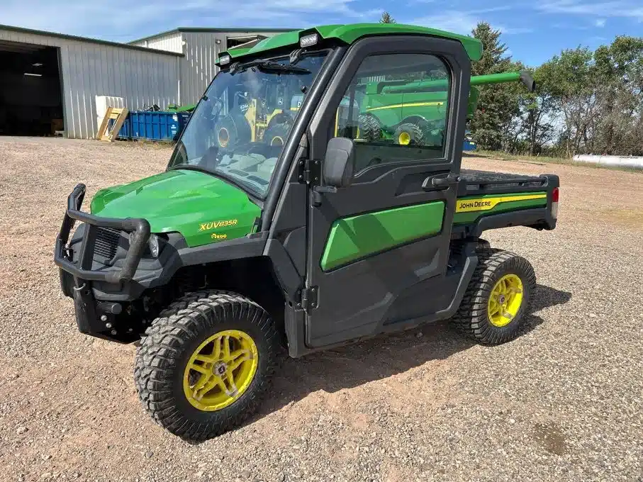Gallery image 1 for 2024 John Deere XUV 835R Utility Vehicle