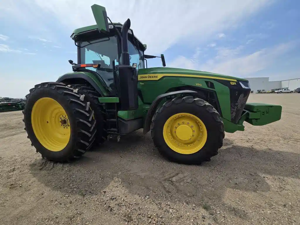 Photo de la Galerie 1 pour 2025 John Deere 8R 250 Tracteur