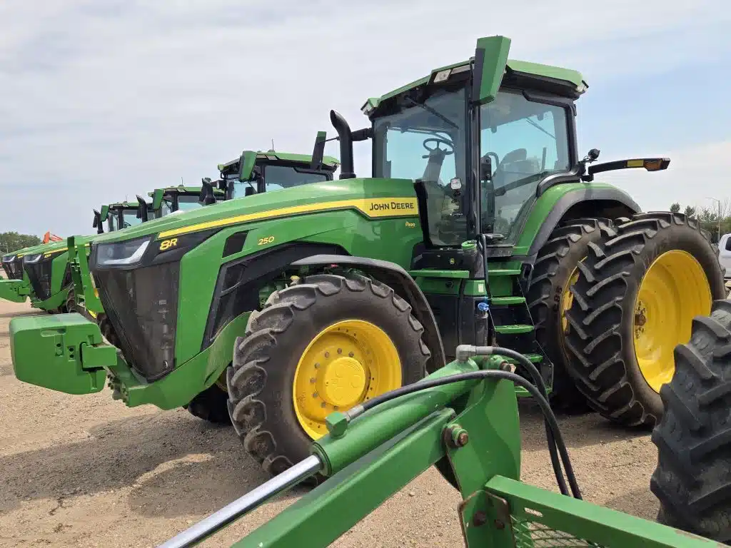 Photo de la Galerie 2 pour 2025 John Deere 8R 250 Tracteur