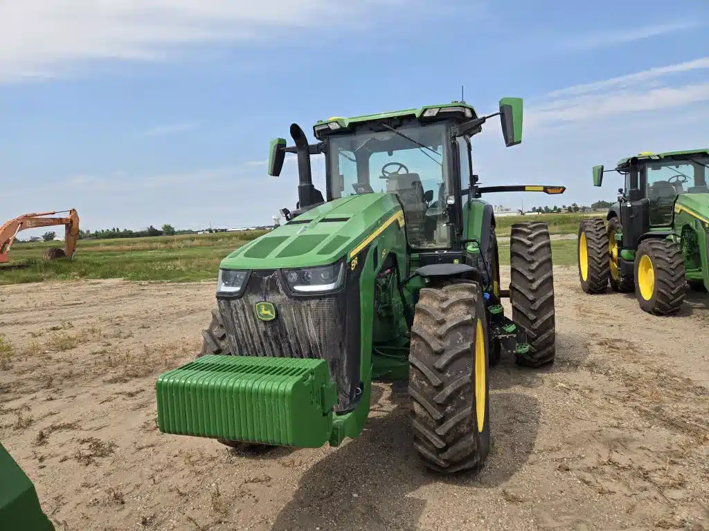 Photo de la Galerie 1 pour 2025 John Deere 8R 250 Tracteur