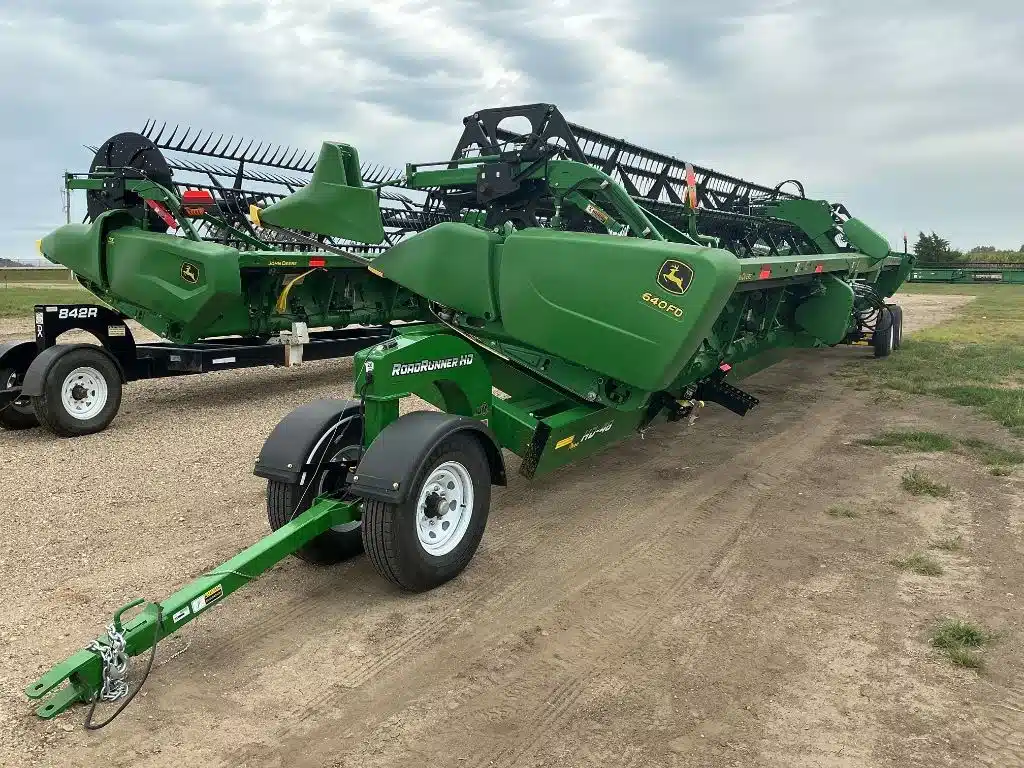 Photo de la Galerie 2 pour 2014 John Deere 640FD Nez - Toile/Tapis