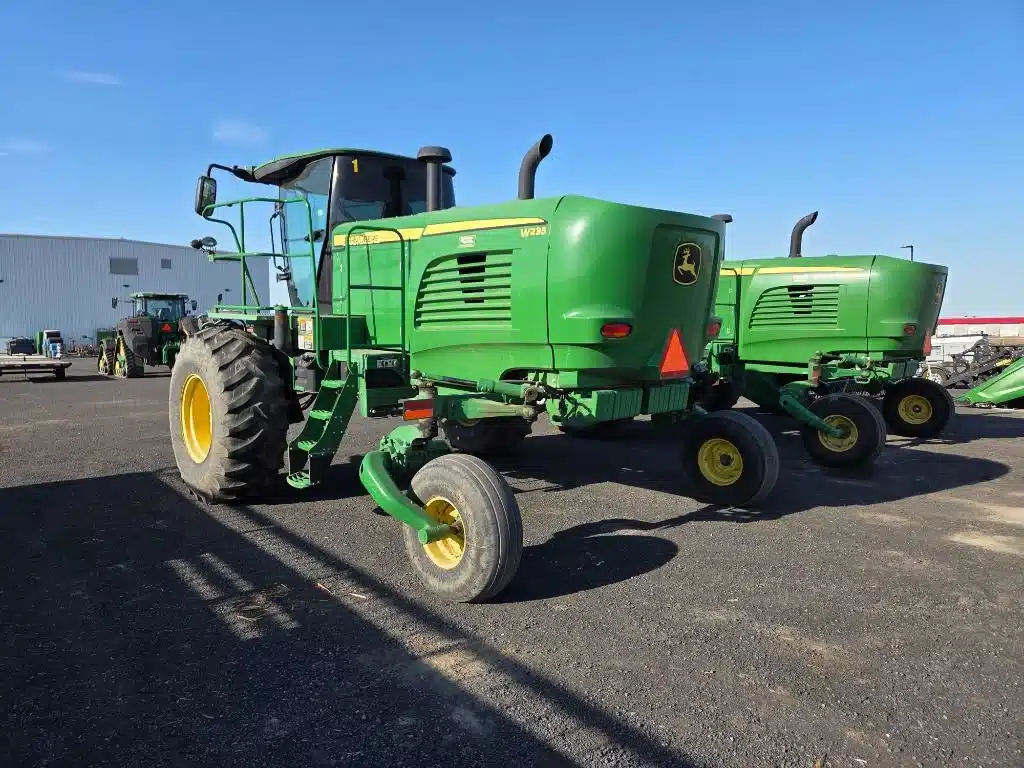 Photo de la Galerie 2 pour 2014 John Deere W235 Andaineur