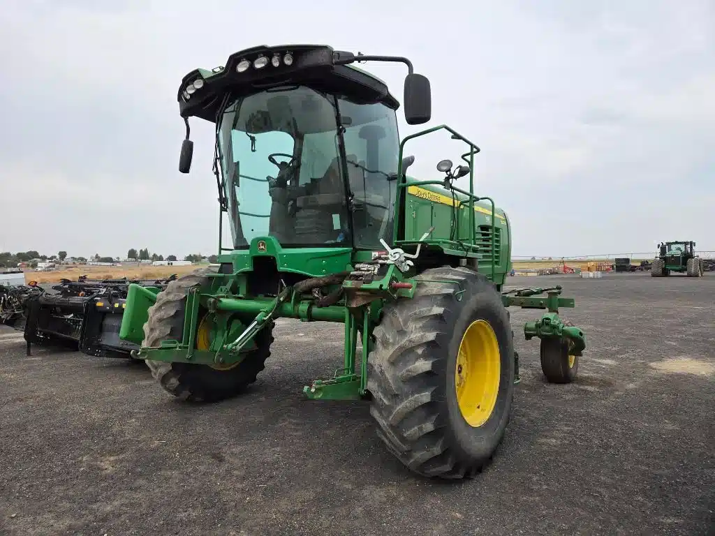 Photo de la Galerie 1 pour 2014 John Deere W235 Andaineur
