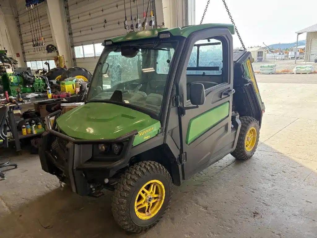 Photo de la Galerie 1 pour 2023 John Deere XUV 835R Véhicule utilitaire