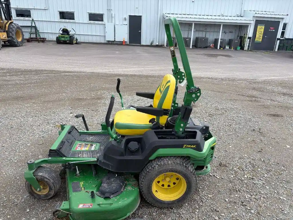 Gallery image 2 for 2024 John Deere Z530R Mower - Zero Turn