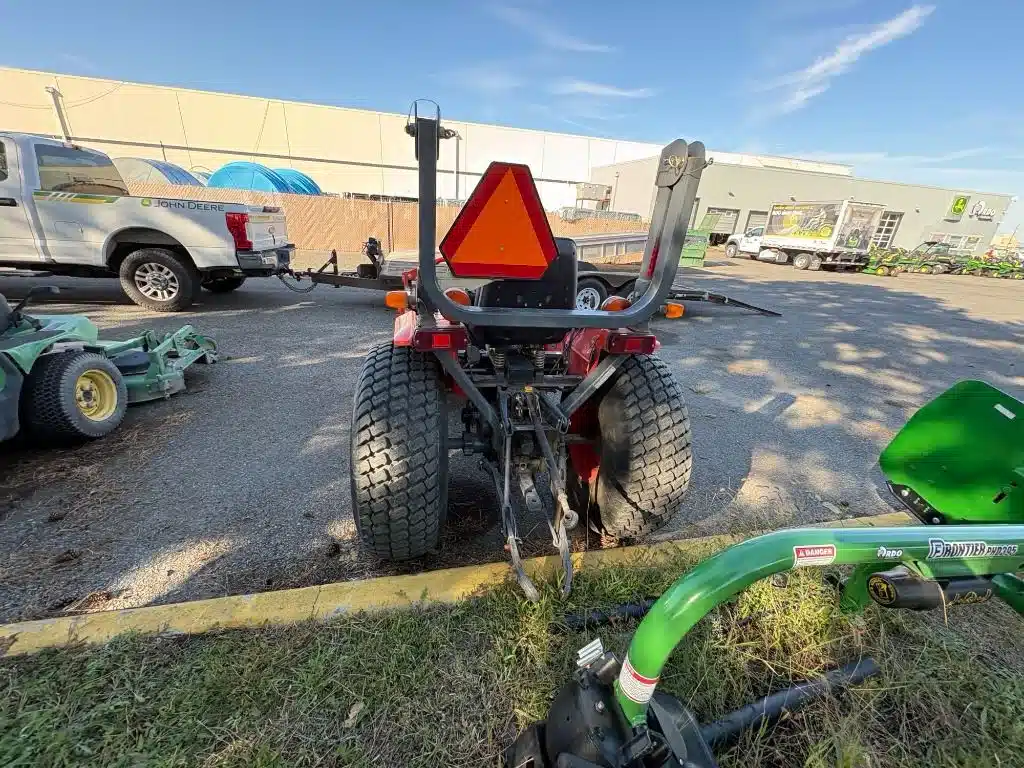 Gallery image 2 for 2005 Kubota B7800 Tractor
