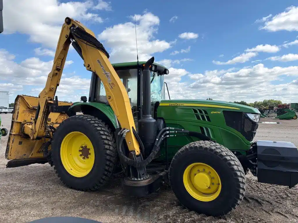 Photo de la Galerie 2 pour 2017 John Deere 6145M Tracteur