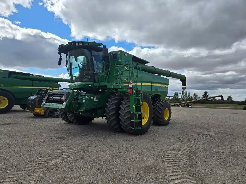 Gallery image 1 for 2022 John Deere S780 Combine