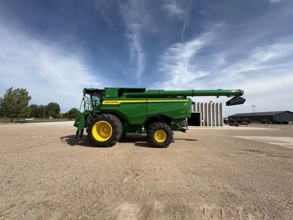 Photo de la Galerie 2 pour 2025 John Deere S7 800 Batteuse